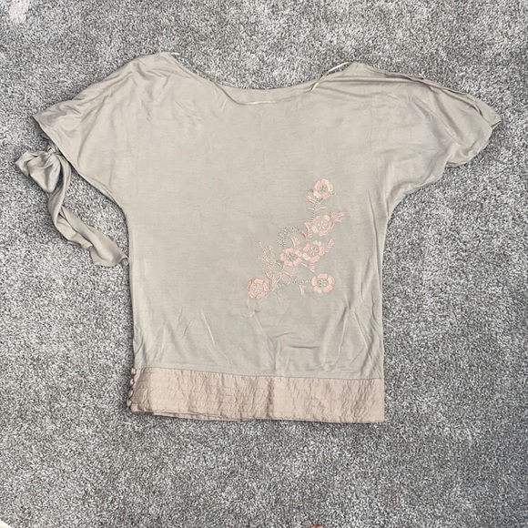 Beautiful embroidery Zara top with cold shoulders - Picture 3 of 8